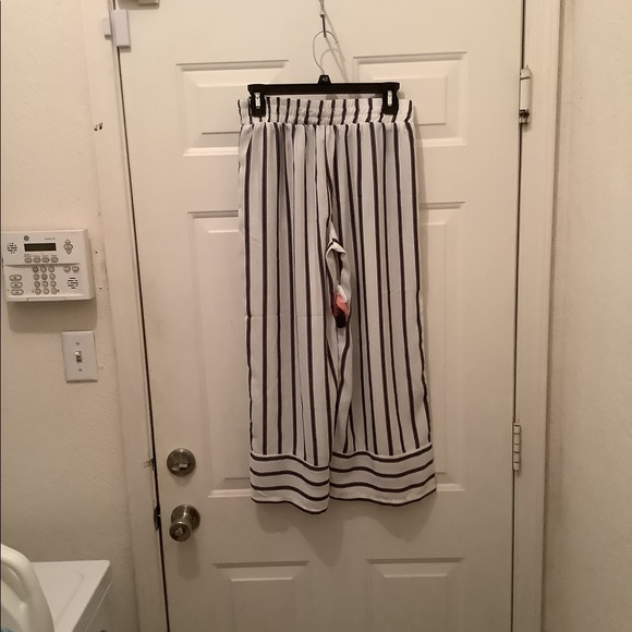 Ladies pants size large - Picture 3 of 3